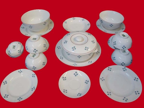 Bộ Bàn Ăn Bát Tràng Cỏ 4 Lá 18 Sản Phẩm