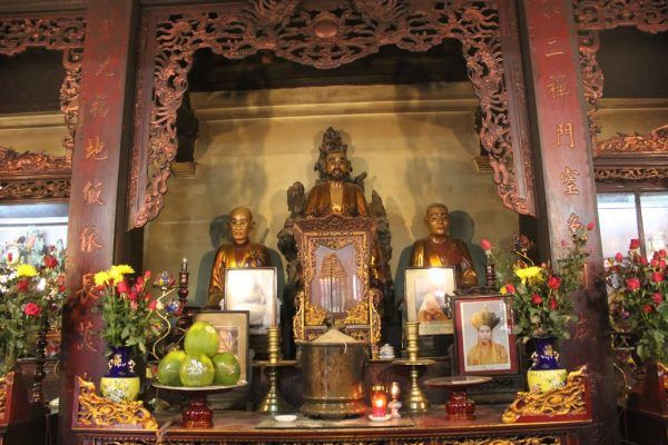 CÁCH RƯỚC BÁT HƯƠNG TỪ CHÙA VỀ